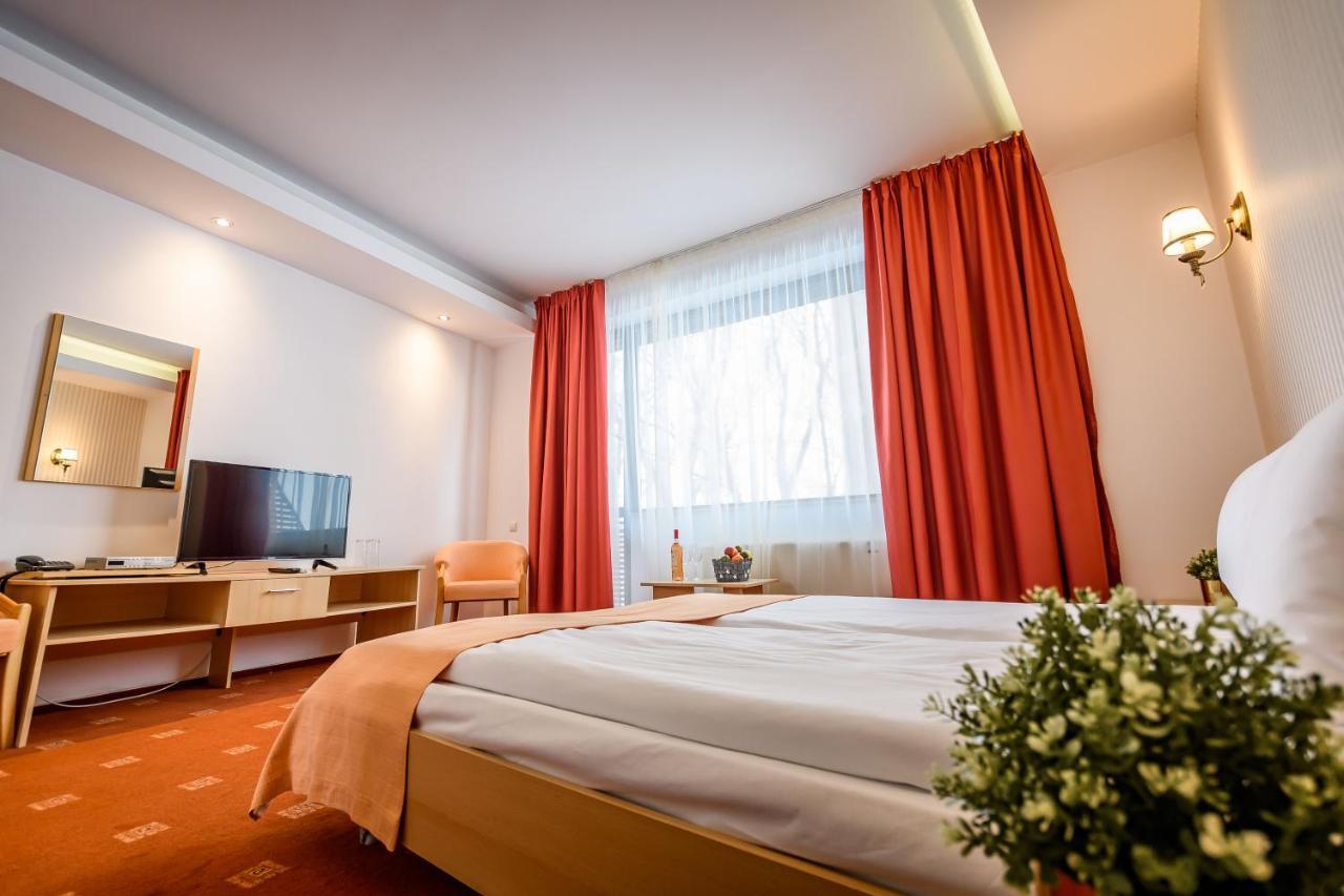Hotel Andy Km 36 布加勒斯特 外观 照片